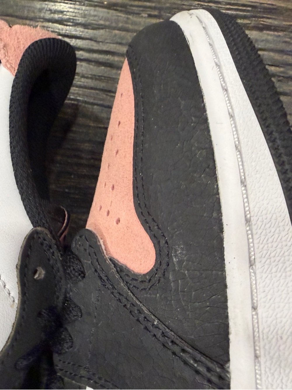 Nike Air Jordan 1 Retro Low OG Bleached Coral Pink Black Size 8 - Picture 3 of 11